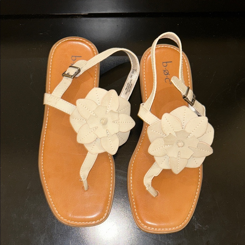 b.o.c. Women's Tan and Cream Floral Sandals